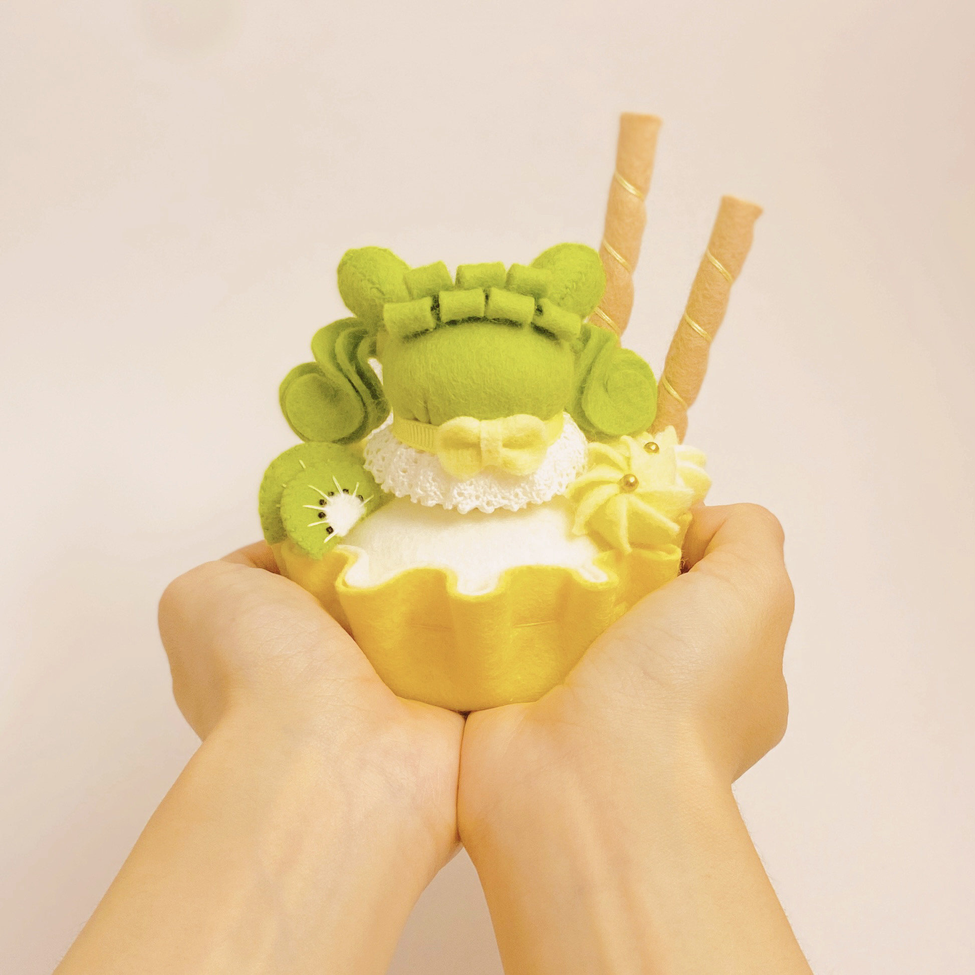 フェルトマスコット［寄り添いキウイタルトちゃん］