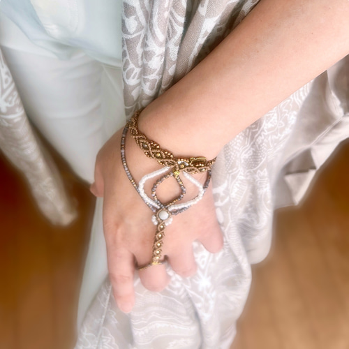 手の甲で魅せる特別なお洒落＊フィンガーブレスレット＊ミサンガ