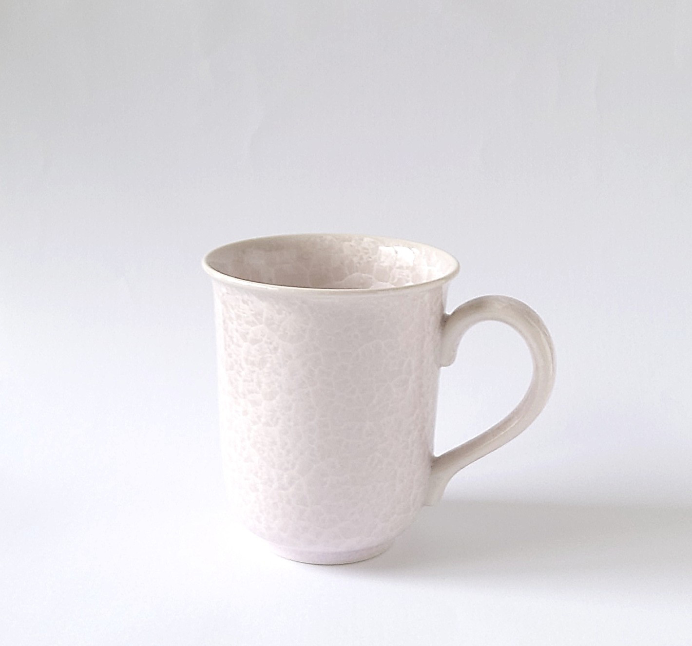 たっぷり入るマグ　　花結晶（ピンク）グランデマグ　磁器