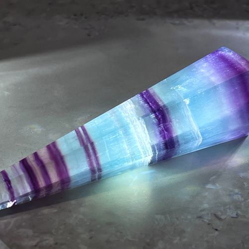 マルチカラー✿*:・キャンディフローライト 蛍石 ラフストーン 原石