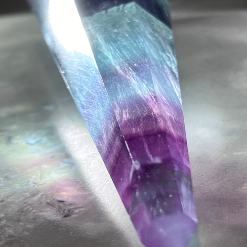 マルチカラー✿*:・キャンディフローライト 蛍石 ラフストーン 原石