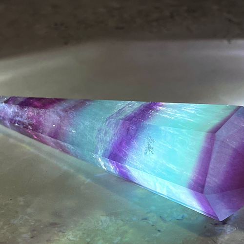 マルチカラー✿*:・キャンディフローライト 蛍石 ラフストーン 原石