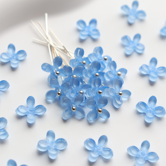 オリジナル新色★8mmアジサイ　四つ葉　お花のアセテートパーツ　ライトブルー 18枚目の画像