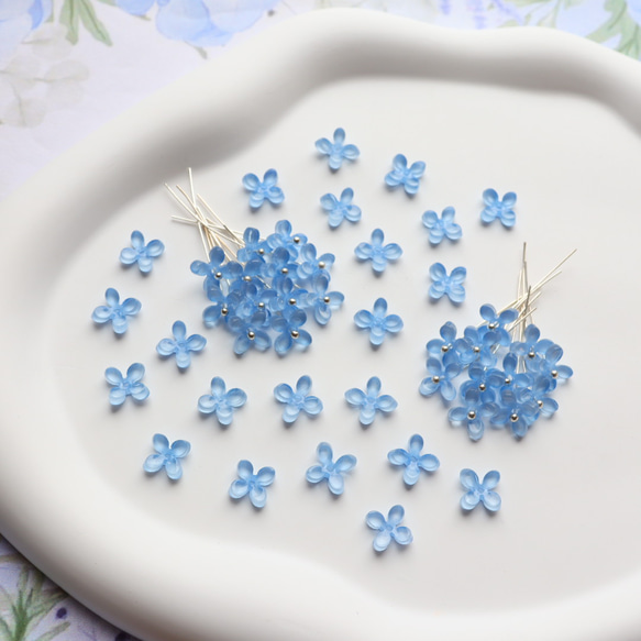 オリジナル新色★8mmアジサイ　四つ葉　お花のアセテートパーツ　ライトブルー 14枚目の画像