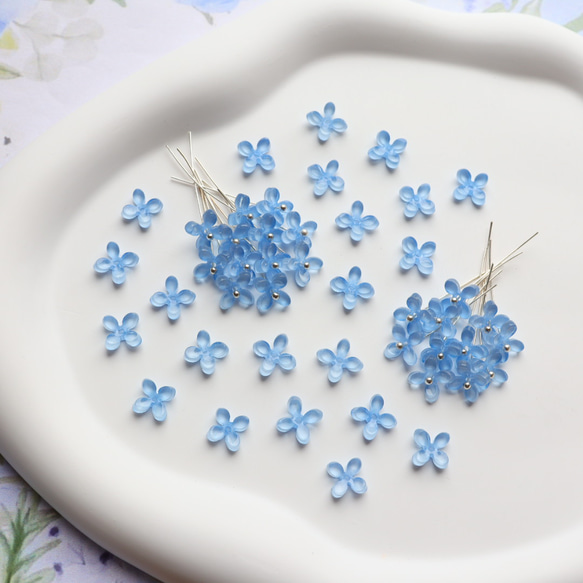 オリジナル新色★8mmアジサイ　四つ葉　お花のアセテートパーツ　ライトブルー 16枚目の画像