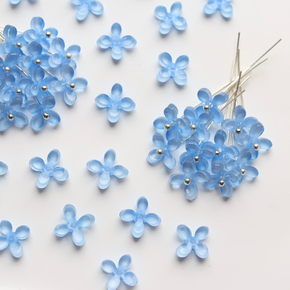 オリジナル新色★8mmアジサイ　四つ葉　お花のアセテートパーツ　ライトブルー 9枚目の画像