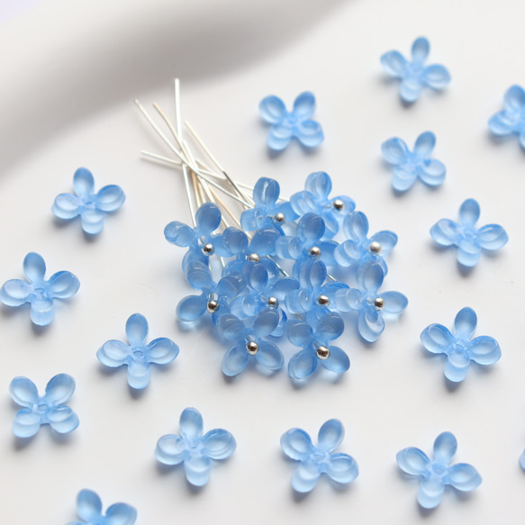 オリジナル新色★8mmアジサイ　四つ葉　お花のアセテートパーツ　ライトブルー 17枚目の画像