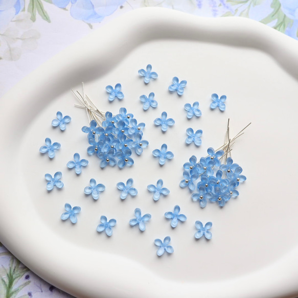 オリジナル新色★8mmアジサイ　四つ葉　お花のアセテートパーツ　ライトブルー 11枚目の画像