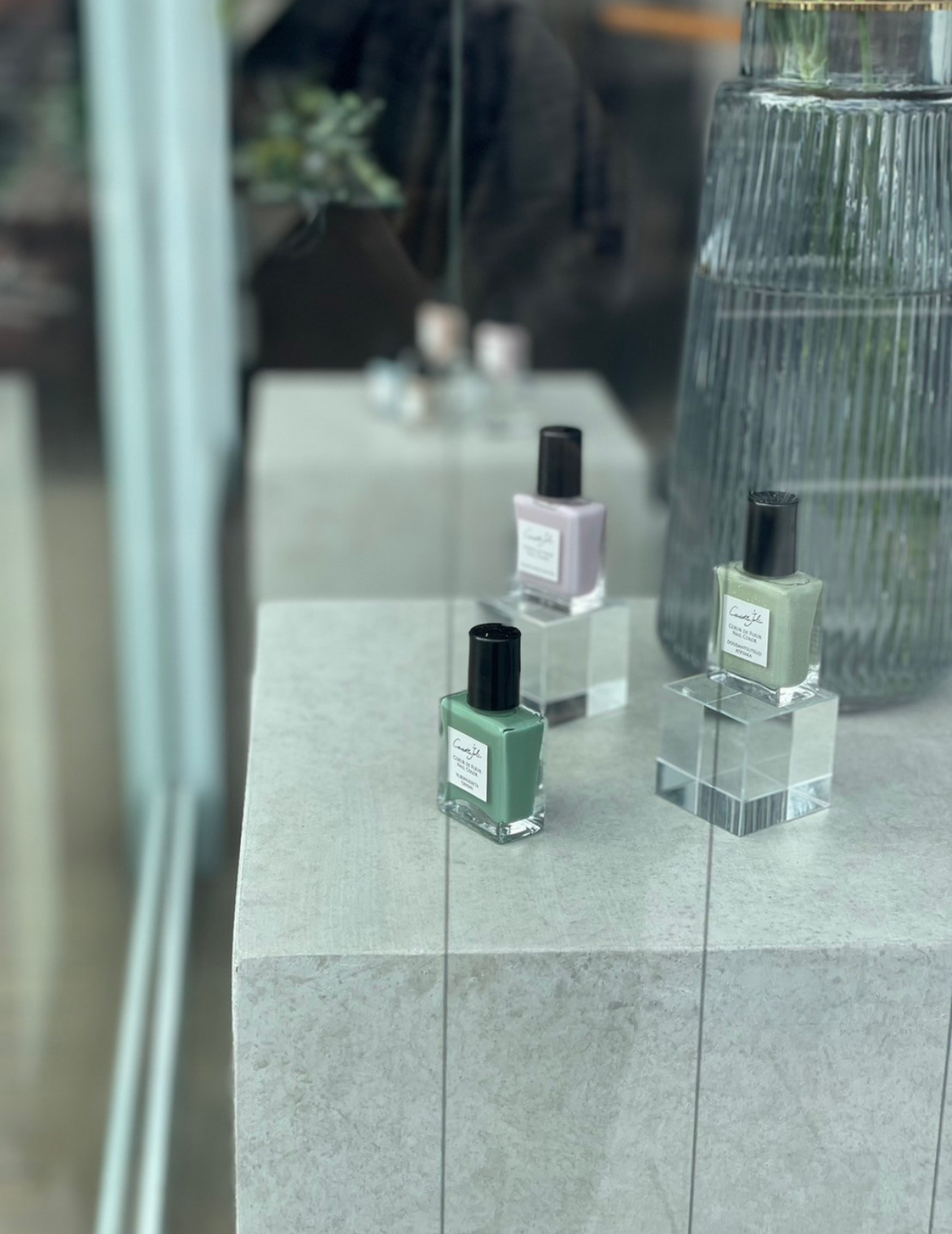 石っぽいディスプレイボックス　陳列什器