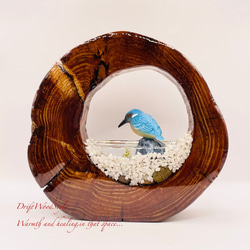 一つ限りの流木アート 水辺のカワセミ ジオラマ 流木 フィギュア 置物 動物 鳥 インテリア レジン 水辺 N39 5枚目の画像