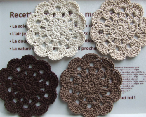 4枚/コースター・ドイリーに/花10かぎ編みモチーフ・編み物/茶系