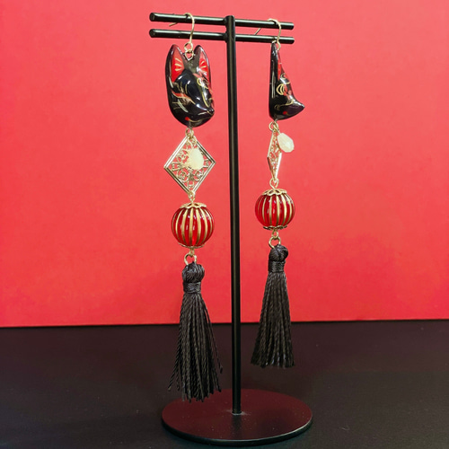 数量限定】お狐と提灯風ピアス・イヤリング(赤蝶々) ピアス（フック