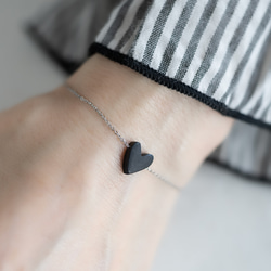 【 ステンレス 】ワンタッチブレスレット / 小さなハート / ブラック 1枚目の画像