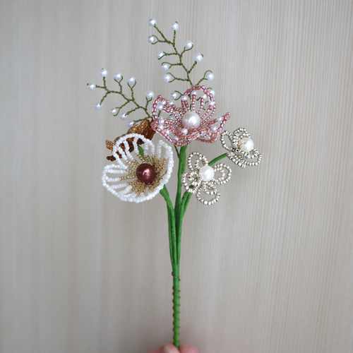 落ち着いた雰囲気のお花 ブラウン系 ビーズフラワー アート