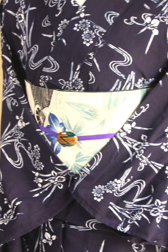 手染め型染　綿絽浴衣　【濃紺】　杜若に流水　落ち着いた大人の雰囲気の小紋柄　袖長めトールサイズ　裄67ｃｍ　総手縫い 5枚目の画像