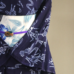 手染め型染　綿絽浴衣　【濃紺】　杜若に流水　落ち着いた大人の雰囲気の小紋柄　袖長めトールサイズ　裄67ｃｍ　総手縫い 9枚目の画像