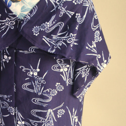 手染め型染　綿絽浴衣　【濃紺】　杜若に流水　落ち着いた大人の雰囲気の小紋柄　袖長めトールサイズ　裄67ｃｍ　総手縫い 4枚目の画像