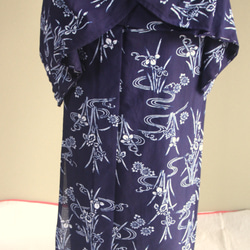 手染め型染　綿絽浴衣　【濃紺】　杜若に流水　落ち着いた大人の雰囲気の小紋柄　袖長めトールサイズ　裄67ｃｍ　総手縫い 10枚目の画像