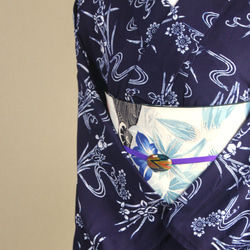 手染め型染　綿絽浴衣　【濃紺】　杜若に流水　落ち着いた大人の雰囲気の小紋柄　袖長めトールサイズ　裄67ｃｍ　総手縫い 3枚目の画像