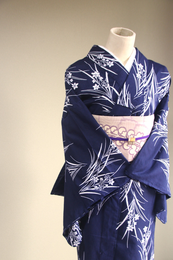 手染め型染　型染浴衣　【濃紺】　可憐な小花柄がクラシカルな雰囲気　裄65ｃｍ　袖長め　木綿 14枚目の画像