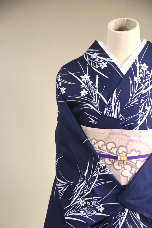 手染め型染　型染浴衣　【濃紺】　可憐な小花柄がクラシカルな雰囲気　裄65ｃｍ　袖長め　木綿 9枚目の画像