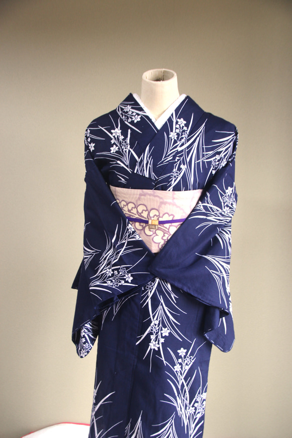 手染め型染　型染浴衣　【濃紺】　可憐な小花柄がクラシカルな雰囲気　裄65ｃｍ　袖長め　木綿 13枚目の画像