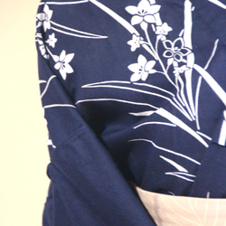 手染め型染　型染浴衣　【濃紺】　可憐な小花柄がクラシカルな雰囲気　裄65ｃｍ　袖長め　木綿 10枚目の画像