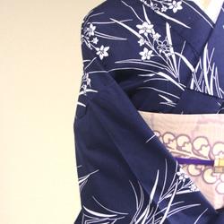 手染め型染　型染浴衣　【濃紺】　可憐な小花柄がクラシカルな雰囲気　裄65ｃｍ　袖長め　木綿 15枚目の画像