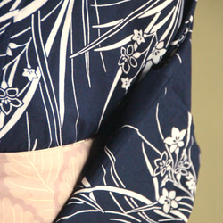 手染め型染　型染浴衣　【濃紺】　可憐な小花柄がクラシカルな雰囲気　裄65ｃｍ　袖長め　木綿 11枚目の画像
