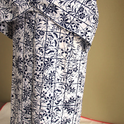 ★アウトレット手染め型染浴衣　【濃紺】白地　静寂な格子に影絵の秋草が涼し気　トールサイズ　裄68ｃｍ　木綿 3枚目の画像