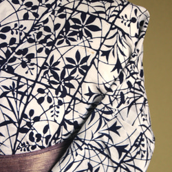 ★アウトレット手染め型染浴衣　【濃紺】白地　静寂な格子に影絵の秋草が涼し気　トールサイズ　裄68ｃｍ　木綿 15枚目の画像