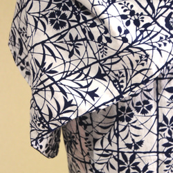 ★アウトレット手染め型染浴衣　【濃紺】白地　静寂な格子に影絵の秋草が涼し気　トールサイズ　裄68ｃｍ　木綿 14枚目の画像