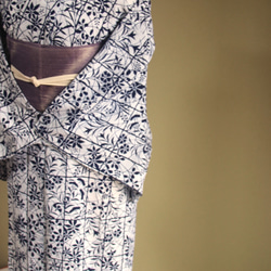 ★アウトレット手染め型染浴衣　【濃紺】白地　静寂な格子に影絵の秋草が涼し気　トールサイズ　裄68ｃｍ　木綿 19枚目の画像