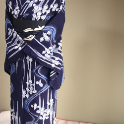 手染め藍染　型染浴衣　【濃紺青】　流水に菖蒲のぼかしが幻想的な雰囲気　トールサイズ袖長め　裄66ｃｍ　総手縫い木綿 15枚目の画像