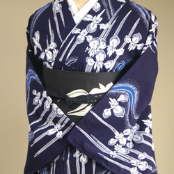 藍染注染浴衣 濃紺+朱 流水に浮かぶ紅葉と花々が麗しく涼やかな