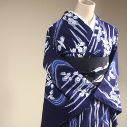 手染め藍染　型染浴衣　【濃紺青】　流水に菖蒲のぼかしが幻想的な雰囲気　トールサイズ袖長め　裄66ｃｍ　総手縫い木綿 13枚目の画像