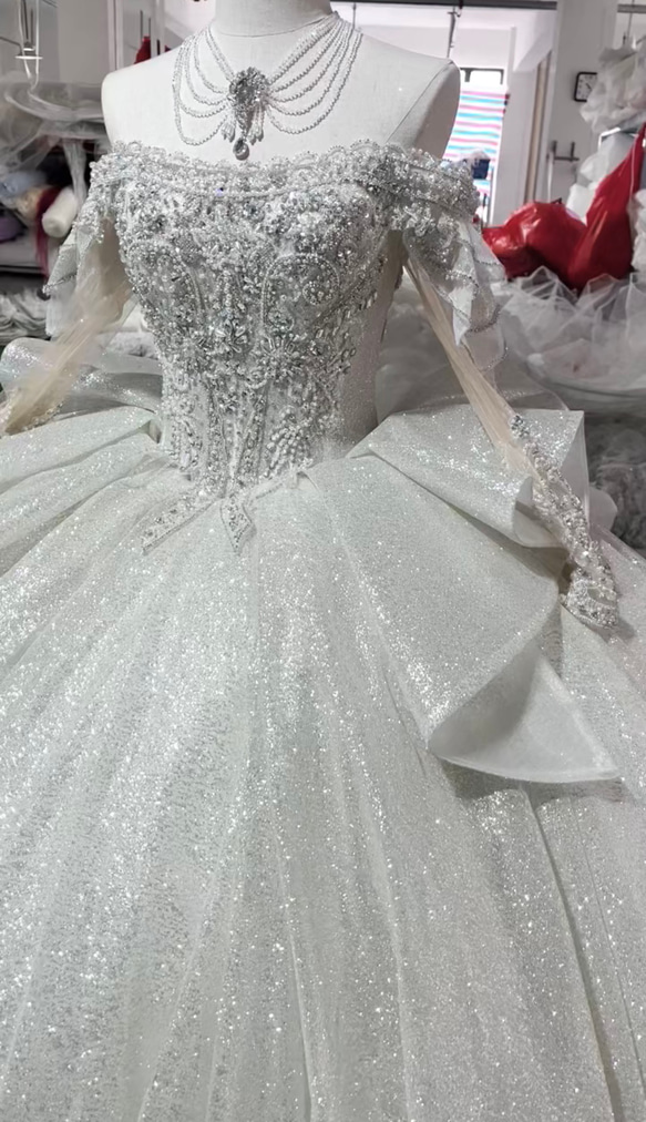 豪華！オフショルダー ホワイト ビジュー美品 ウェディングドレス 長袖 