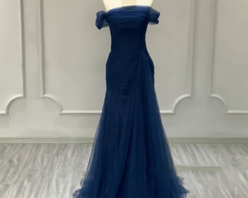 見逃さない 優雅 カラードレス ネイビー ふわふわチュール スレンダー