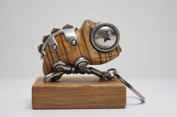 カメレオン ゼブラウッド②（木材）ピューター（金属）キーホルダーや