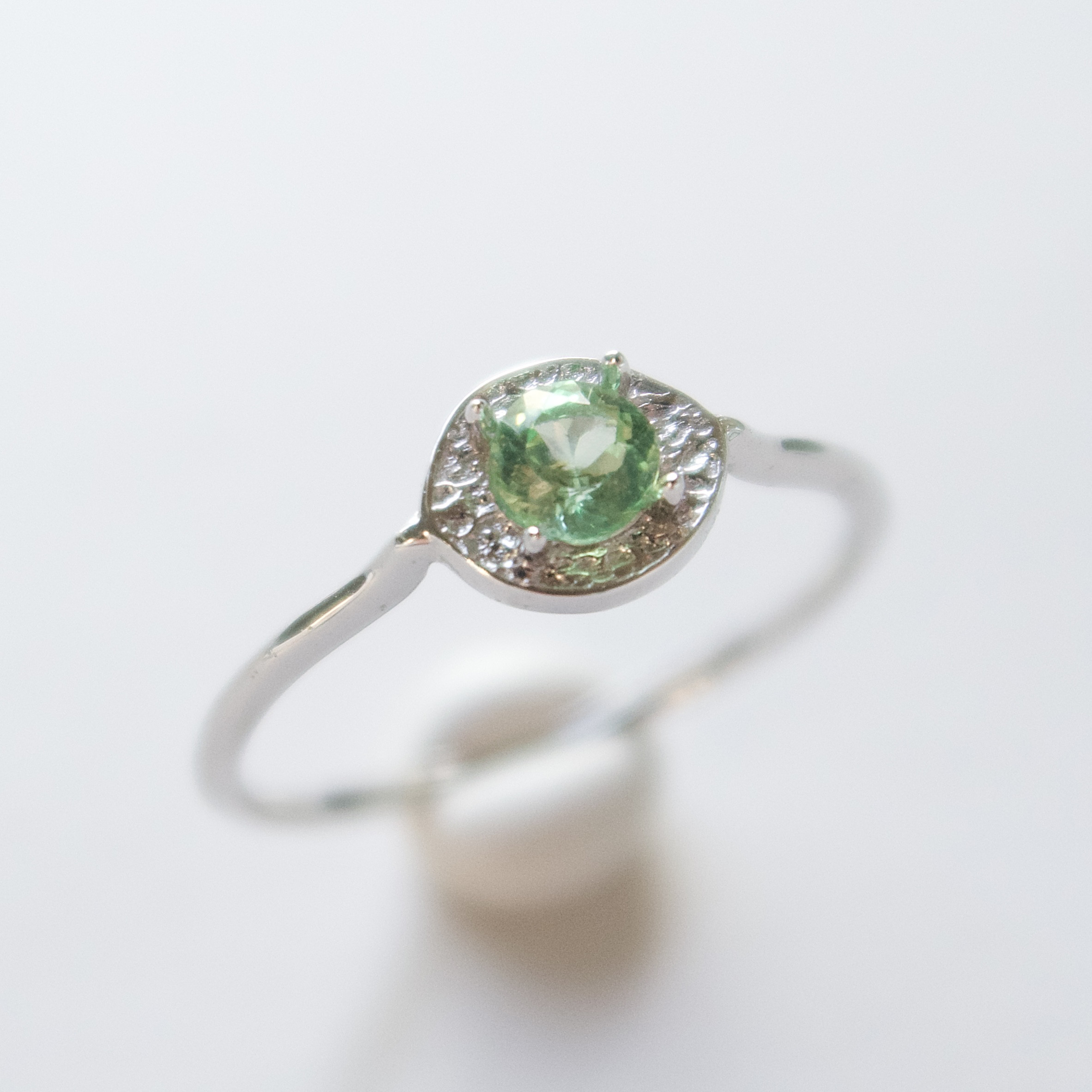 揺らぐ色、澄む心✴︎コーネルピン／希少石天然石リング✴︎セミオーダージュエリー／SV925・18KYG／Anuenue