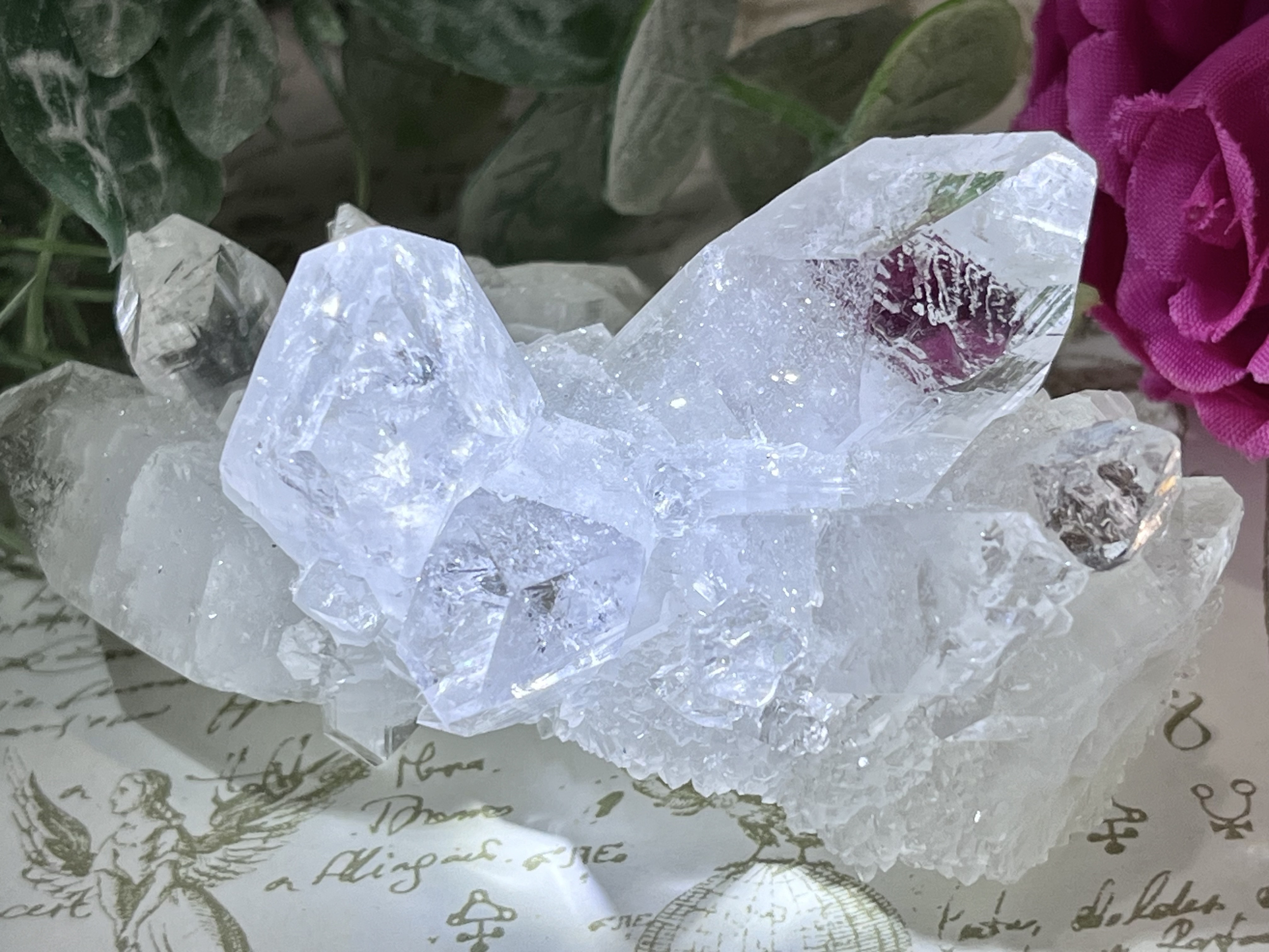 カルセドニー共生　天使の水晶　レインボー　アポフィライト　原石　クラスター