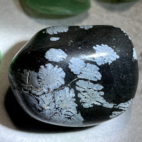 雪花石 ✿*:・スノーフレーク オブシディアン 黒曜石 原石 タンブル