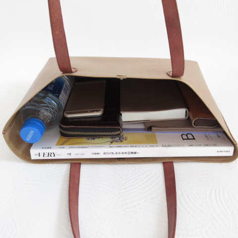 手縫い☆ワイドなA４対応♪《牛革》スムース・マーブルベージュ・ハンドソーイングトート・0404