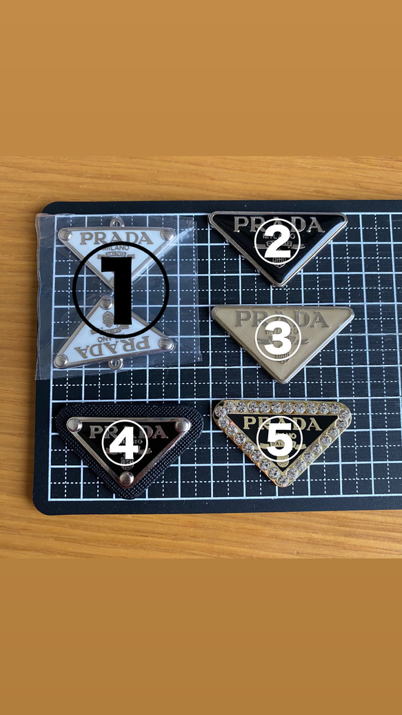 プラダ カボション 金属ワッペン ネックレスパーツ DIYパーツ はなまま