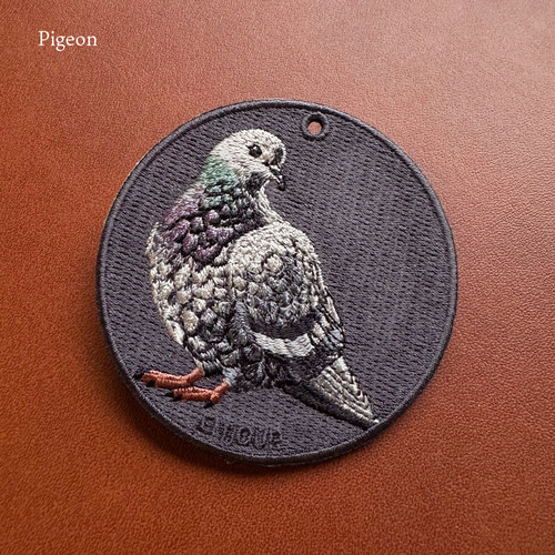 ゆ*い様 ハンドメイド刺繍キーホルダー　白文鳥と茶トラさん ハンドメイド刺繍キーホルダー　白文鳥と茶トラさん ゆ*い様