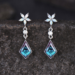 9月の誕生石 ブルーサファイア ピアス 10月の誕生石 オパールフラワー