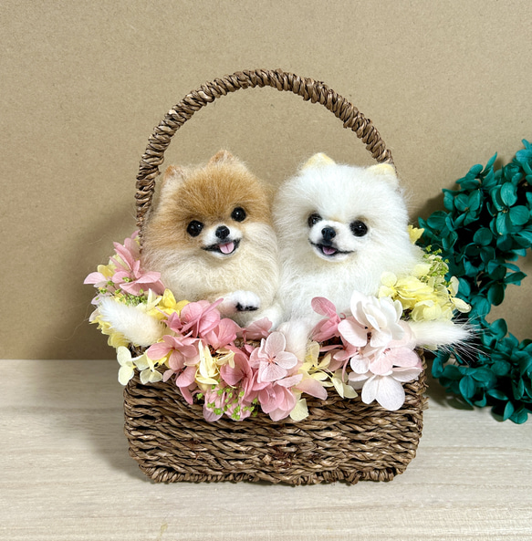 羊毛フェルト　にこにこポメラニアンのバスケット 羊毛フェルト にこにこポメラニアン のフラワーバスケット