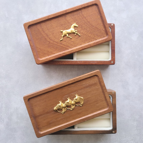 ギフト対応・手のひらサイズ】馬モチーフの小さなジュエリーボックス