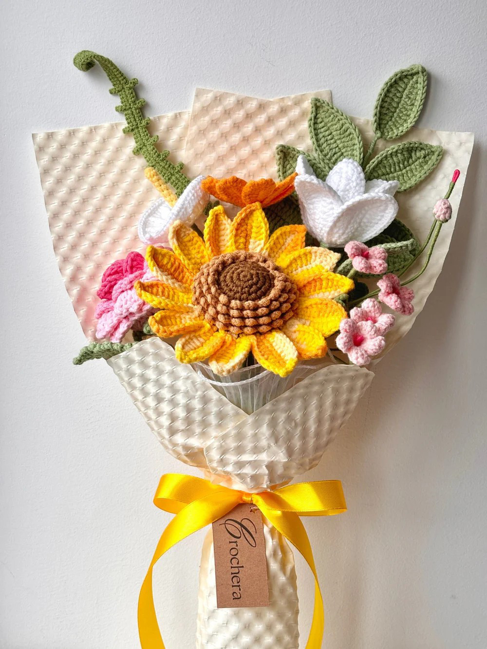 日本国内送料無料｜手編みひまわりの花束｜母の日・誕生日・卒業・新築・愛の贈り物・お部屋の彩りに