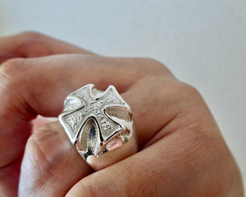 仁尾彫金『ギャラクシーアイアンクロス甲丸リング』ハンドメイド394